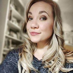 Meet your Posher, Celina